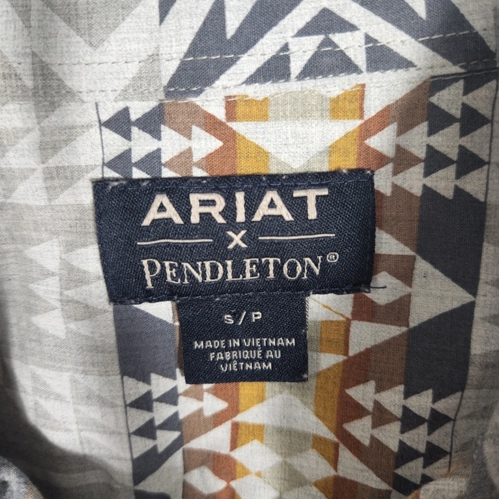 NWT Ariat Gray and Brown Casual Button Down Shirt with Geometric Pattern - Picture 9 of 12